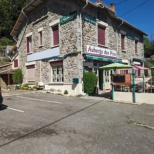 Des Pins 2*, Aubenas Frankrijk
