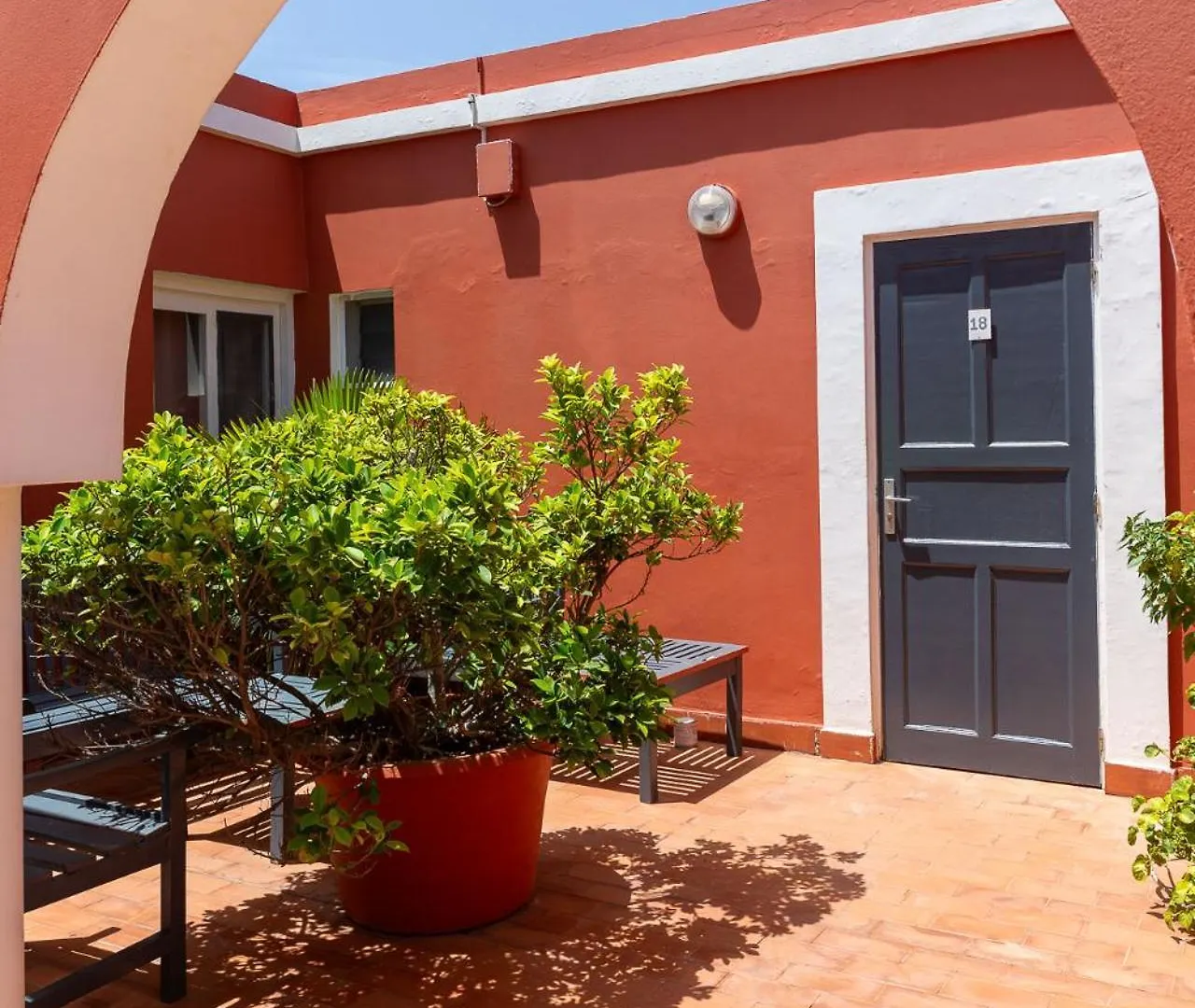 Hotel La Madrague-Surf Beach Sea Dakar Senegal