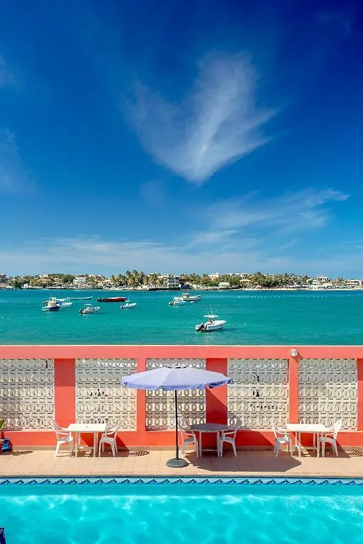 La Madrague-Surf Beach Sea Dakar Hotel